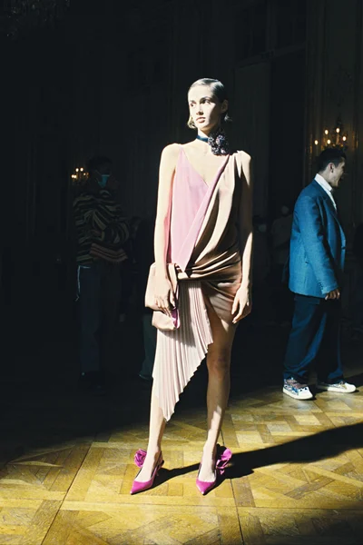 Look 28